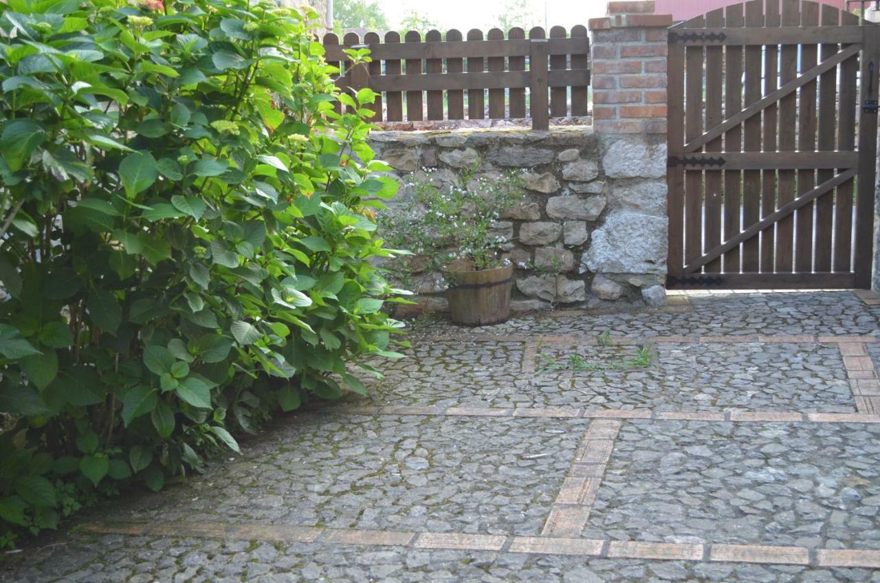 Onís Casa Rural El Bellucu מראה חיצוני תמונה